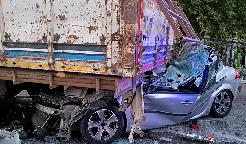 Tatil dönüşü korkunç kaza: 4 ölü