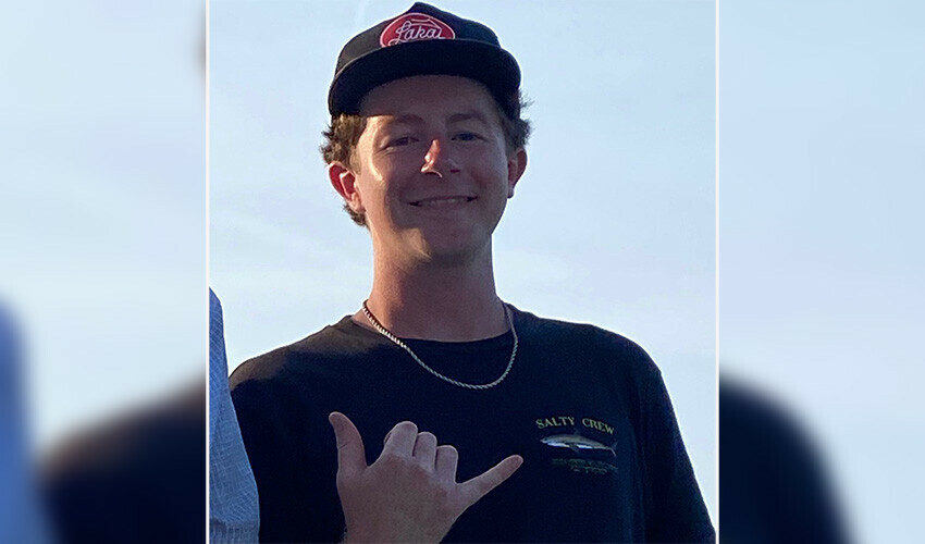 Yarı batmış tekne ile 35 saat sürüklendi