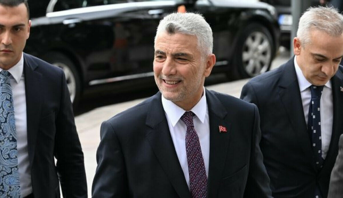 Ticaret Bakanı Bolat 2028 hedefini açıkladı: İhracatta hedefimiz 600 milyar dolar Ticaret Bakanı Bolat 2028 hedefini açıkladı: İhracatta hedefimiz 600 milyar dolar