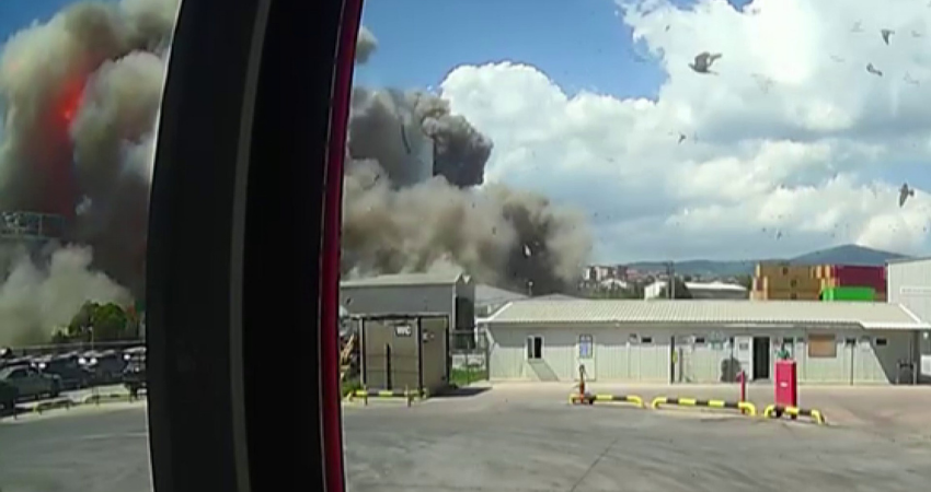 KOCAELİ DERİNCE LİMANI'NDA SON DURUM | Kocaeli’de patlama mı oldu? Kocaeli Derince Limanı’ndaki patlamada ölü veya yaralı var mı? KOCAELİ DERİNCE LİMANI'NDA SON DURUM | Kocaeli’de patlama mı oldu? Kocaeli Derince Limanı’ndaki patlamada ölü veya yaralı var mı?