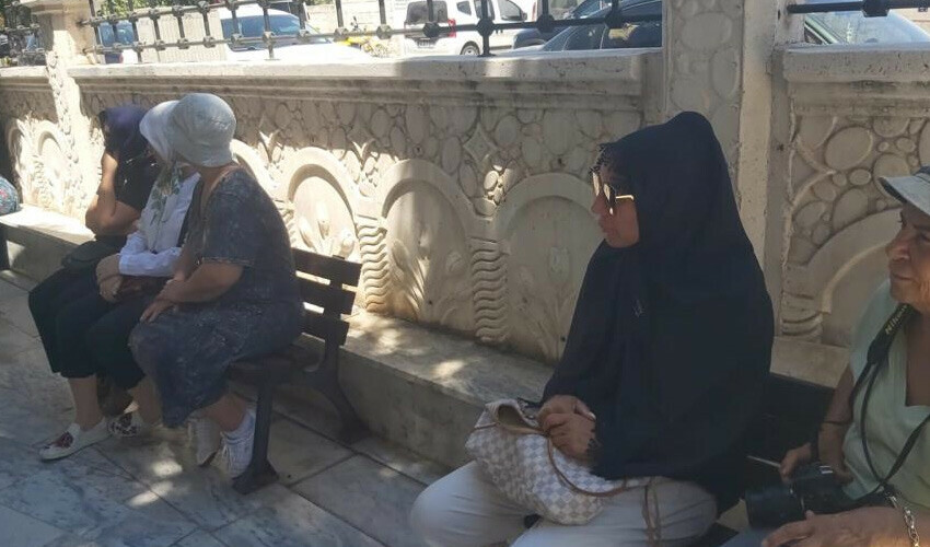 Asena’nın baba acısı... Cenazede ayakta durmakta güçlük çekti Asena’nın baba acısı... Cenazede ayakta durmakta güçlük çekti