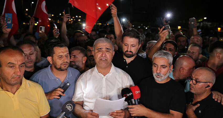 İstanbul'da taksicilerin 'zam' eylemi: Taksimetre ücretine yüzde 100 artış istediler,  'En pahalı şehirde en ucuz taksimetresiyle hizmet veriyoruz' İstanbul'da taksicilerin 'zam' eylemi: Taksimetre ücretine yüzde 100 artış istediler,  'En pahalı şehirde en ucuz taksimetresiyle hizmet veriyoruz'