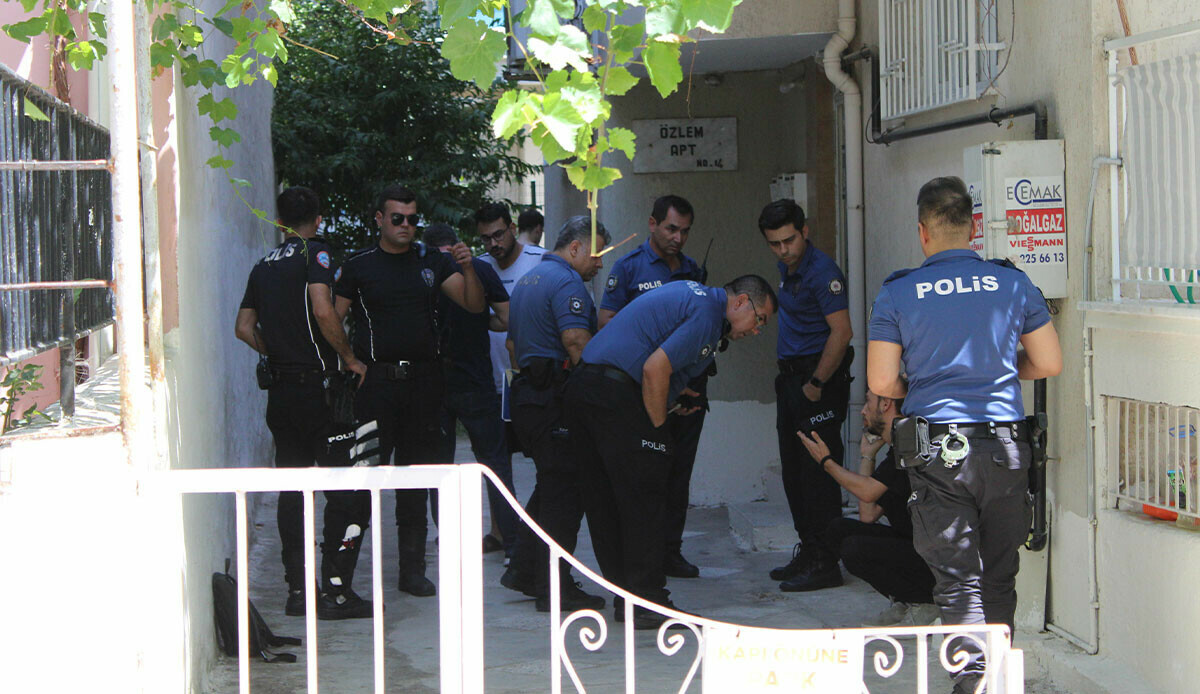 Kız arkadaşından ayrıldı bunalıma girdi: Halini gören arkadaşları sinir krizi geçirdi Kız arkadaşından ayrıldı bunalıma girdi: Halini gören arkadaşları sinir krizi geçirdi