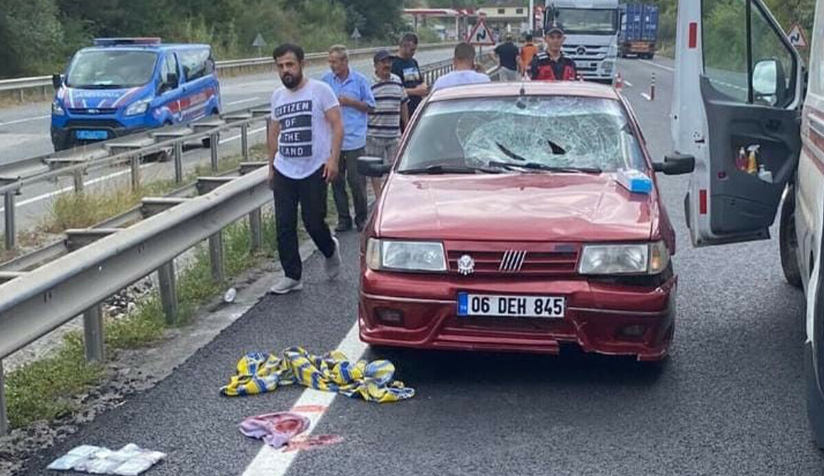 Otomobilin çarptığı yaşlı adam hastanede hayat mücadelesi veriyor Otomobilin çarptığı yaşlı adam hastanede hayat mücadelesi veriyor