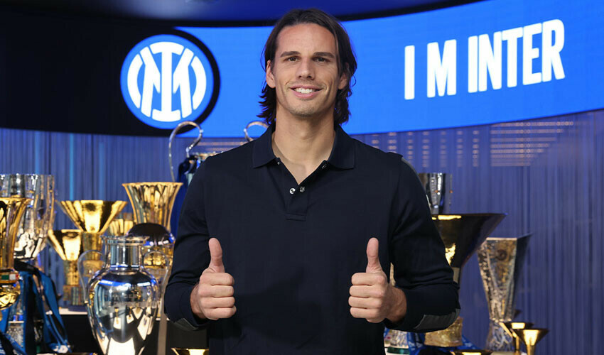 Yeni sezonda Yann Sommer! İsviçreli kaleci resmi imzayı attı