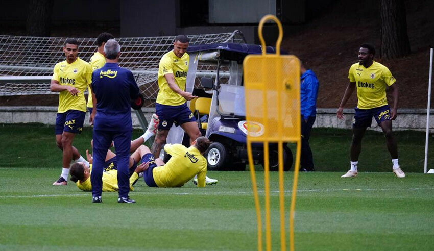 Mert Hakan Yandaş Maribor maçında yok, Serdar Aziz'in yerine Alexander Djiku kadroya alındı