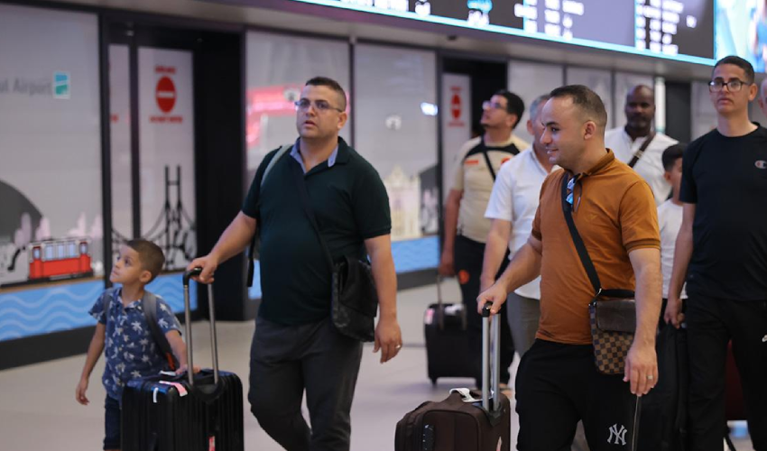 Nijer'deki Türk ve Azerbaycan vatandaşları özel seferle İstanbul'a getirildi Nijer'deki Türk ve Azerbaycan vatandaşları özel seferle İstanbul'a getirildi