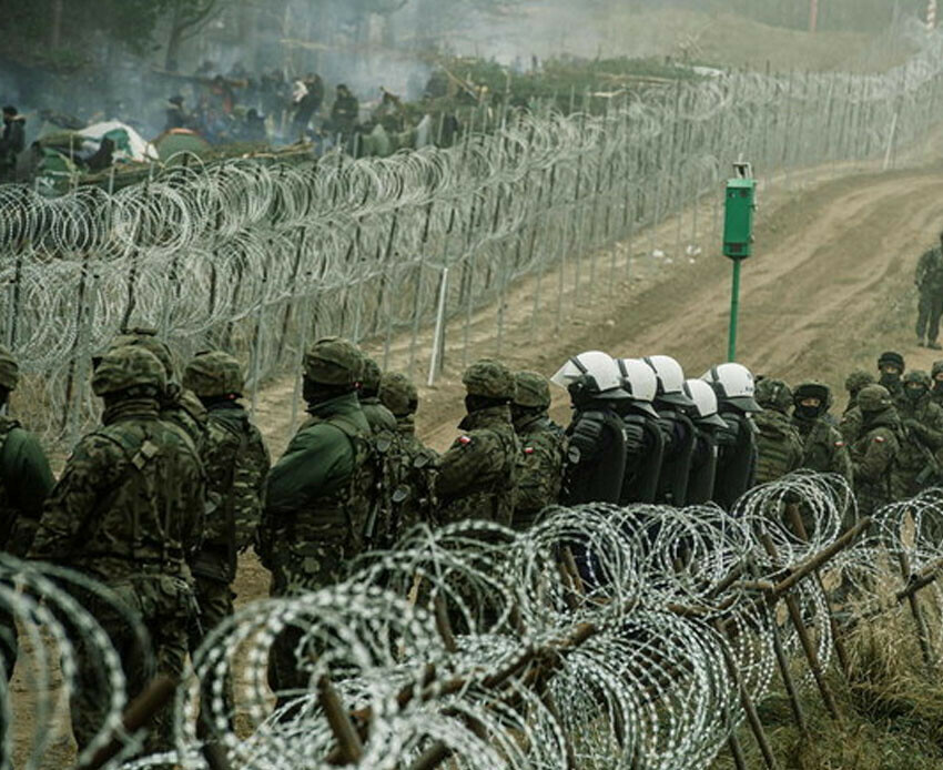 Avrupa'da tehlikeli gerginlik: Polonya, Belarus sınırına 10 bin asker yığıyor