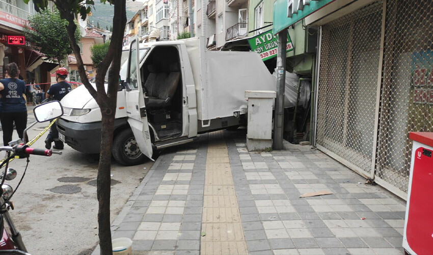 En talihsiz ölüm: 2 çocuk babası sıkışarak can verdi