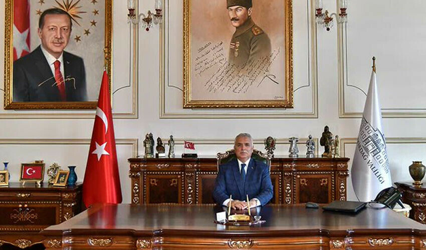 Aziz Yıldırım Trabzon Valisi oldu! Spor camiası büyük sürprizle karşılaştı Aziz Yıldırım Trabzon Valisi oldu! Spor camiası büyük sürprizle karşılaştı