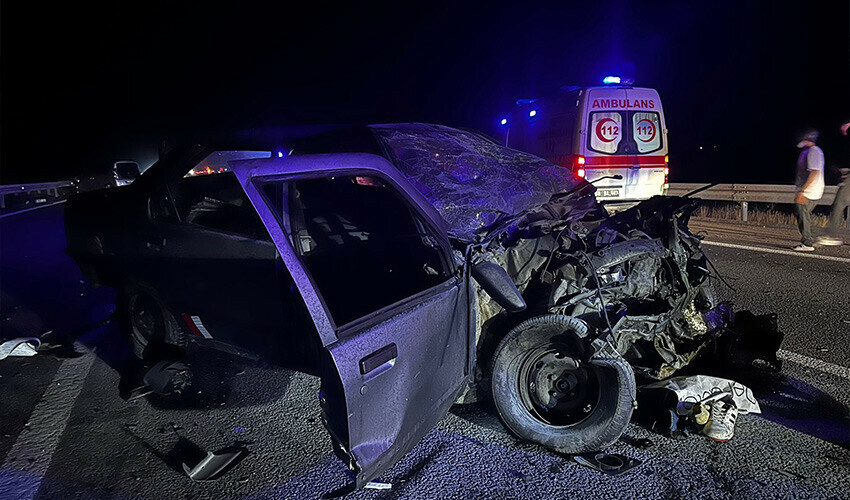 3 aracın karıştığı zincirleme kazada 1 ölü, 12 yaralı 3 aracın karıştığı zincirleme kazada 1 ölü, 12 yaralı