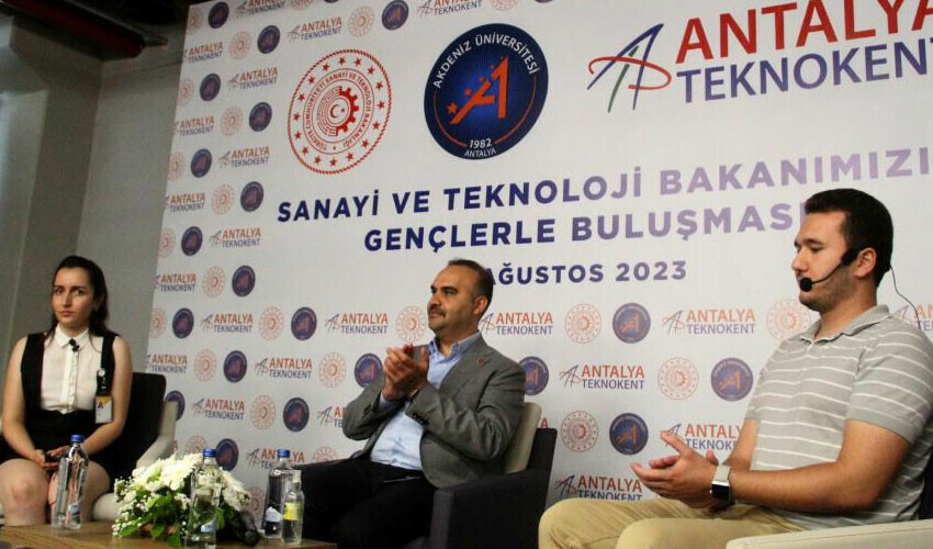Bakan Kacır, Ar-Ge'nin önemine vurgu yaptı: Atılım ortaya koymalıyız Bakan Kacır, Ar-Ge'nin önemine vurgu yaptı: Atılım ortaya koymalıyız