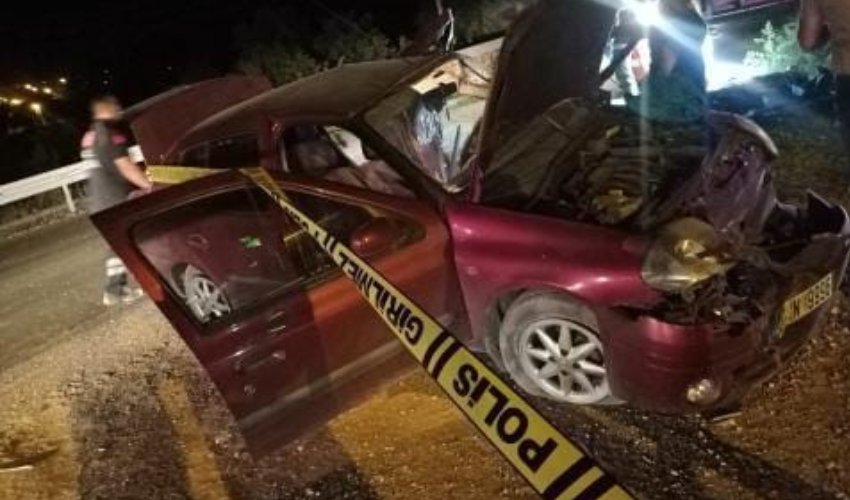 Kamyon ile otomobil çarpıştı: Ölü ve yaralılar var Kamyon ile otomobil çarpıştı: Ölü ve yaralılar var