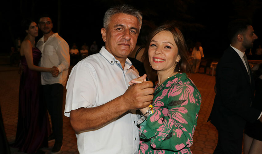 Adeta çifte düğün: 18 yılın ardından gelen mutluluk