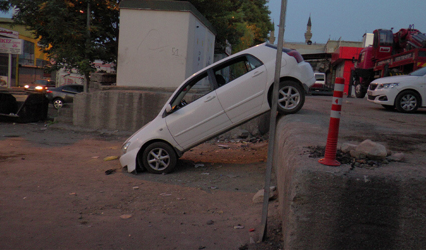 İlginç kazayı sürücüsü anlattı: Açıkçası çok saçma oldu İlginç kazayı sürücüsü anlattı: Açıkçası çok saçma oldu