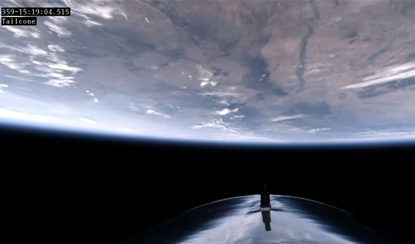 Tarihe geçen anlar saniye saniye kaydedildi... Virgin Galactic ilk defa uzaya turist taşıdı Virgin Galactic uzay turizmi