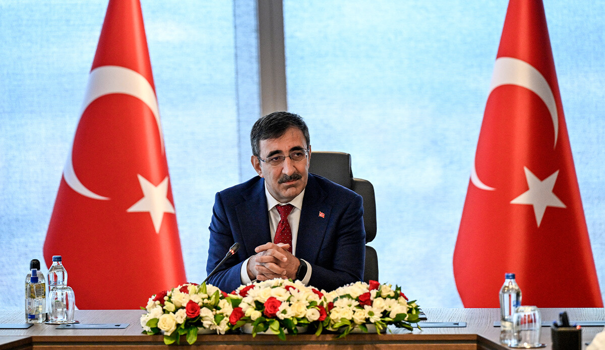 Cevdet Yılmaz 'üç sac ayağı'na dikkat çekti, OVP'nin hedefini açıkladı: Tek haneli enflasyon Cevdet Yılmaz 'üç sac ayağı'na dikkat çekti, OVP'nin hedefini açıkladı: Tek haneli enflasyon