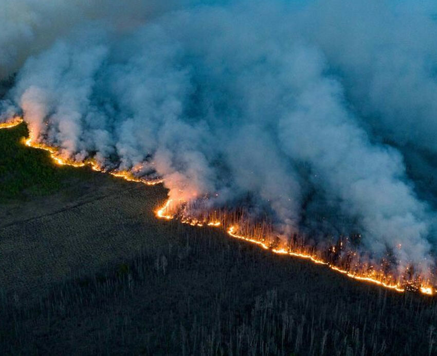 Kanada'da ülke tarihinin en büyük orman yangını devam ediyor: 13.4 milyon hektar orman küle döndü