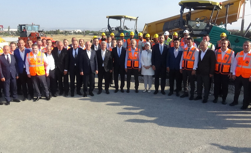 Bakan Uraloğlu Balıkesir'de açıkladı: 25-30 dakikalık yol 5-6 dakikalara düşecek Bakan Uraloğlu Balıkesir'de açıkladı: 25-30 dakikalık yol 5-6 dakikalara düşecek