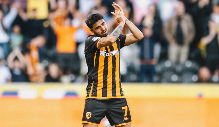 Ozan Tufan hat-trick yaptı Hull City evinde Sheffield Wednesday 4-2 mağlup etti Ozan Tufan hat-trick yaptı Hull City evinde Sheffield Wednesday 4-2 mağlup etti