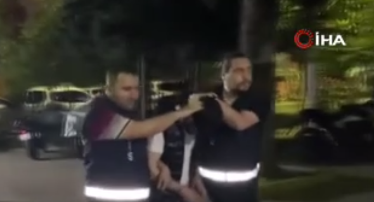 Firarilere operasyon: 33 gözaltı Firarilere operasyon: 33 gözaltı