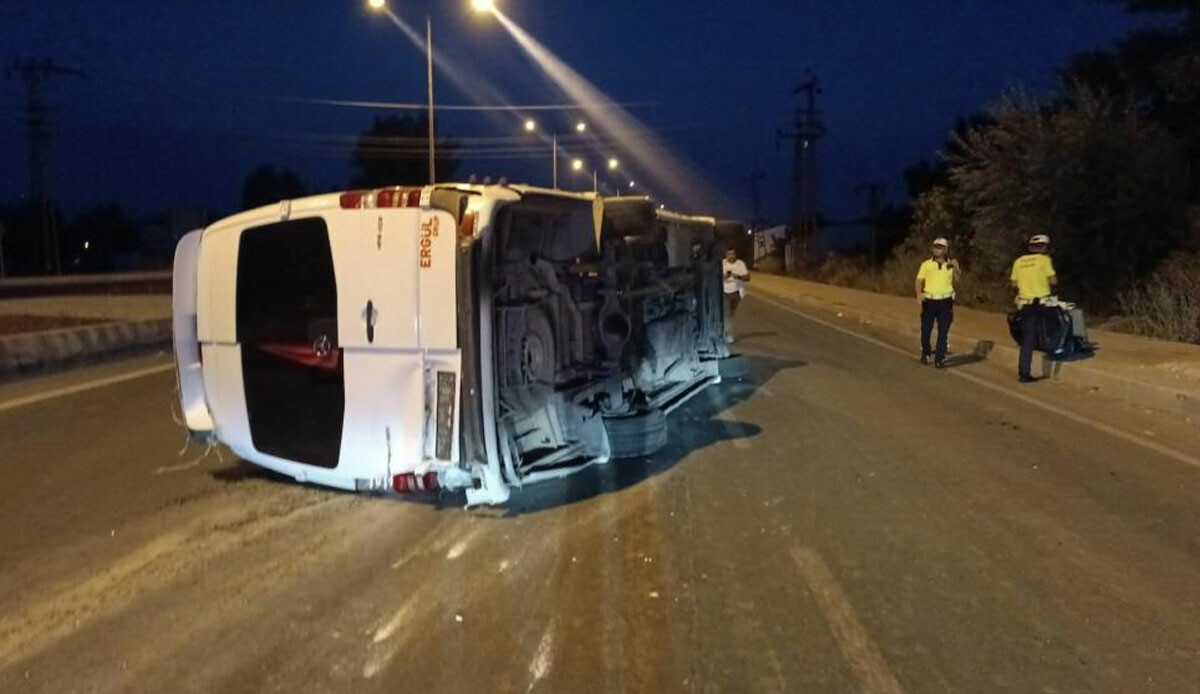 Ağrı&#039;da facia! minibüs ile otomobil çarpıştı: 1 bebek öldü çok sayıda yaralı var