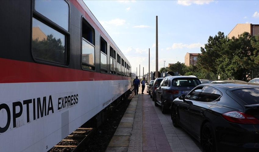 Gurbetçilerin yeni gözdesi: Arabalı tren