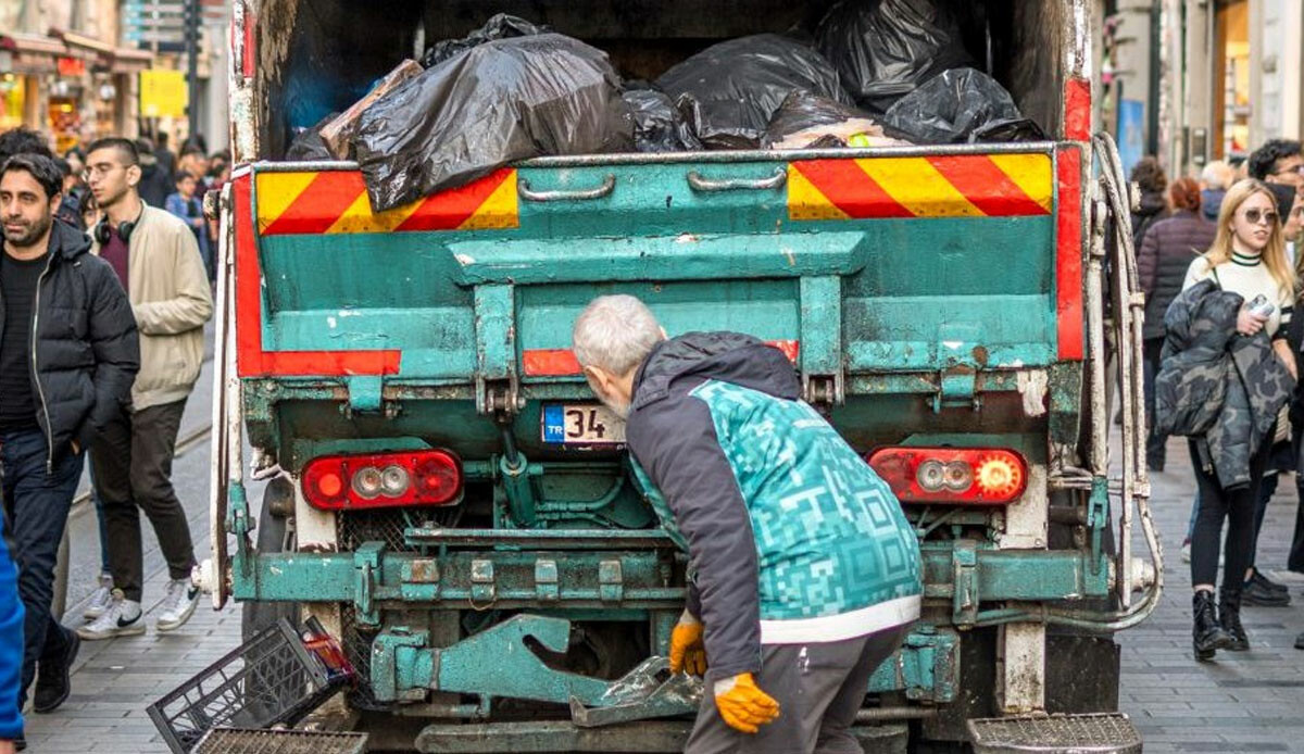 Toplu sözleşme pazarlığı tıkandı! İstanbul'da çöp transfer işçileri greve gidiyor Toplu sözleşme pazarlığı tıkandı! İstanbul'da çöp transfer işçileri greve gidiyor