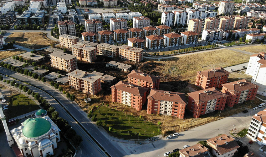 Mahalleli tedirgin! 20 yıldır çözüm bulunamadı: Bazen geceleri korkunç şeyler görülüyor