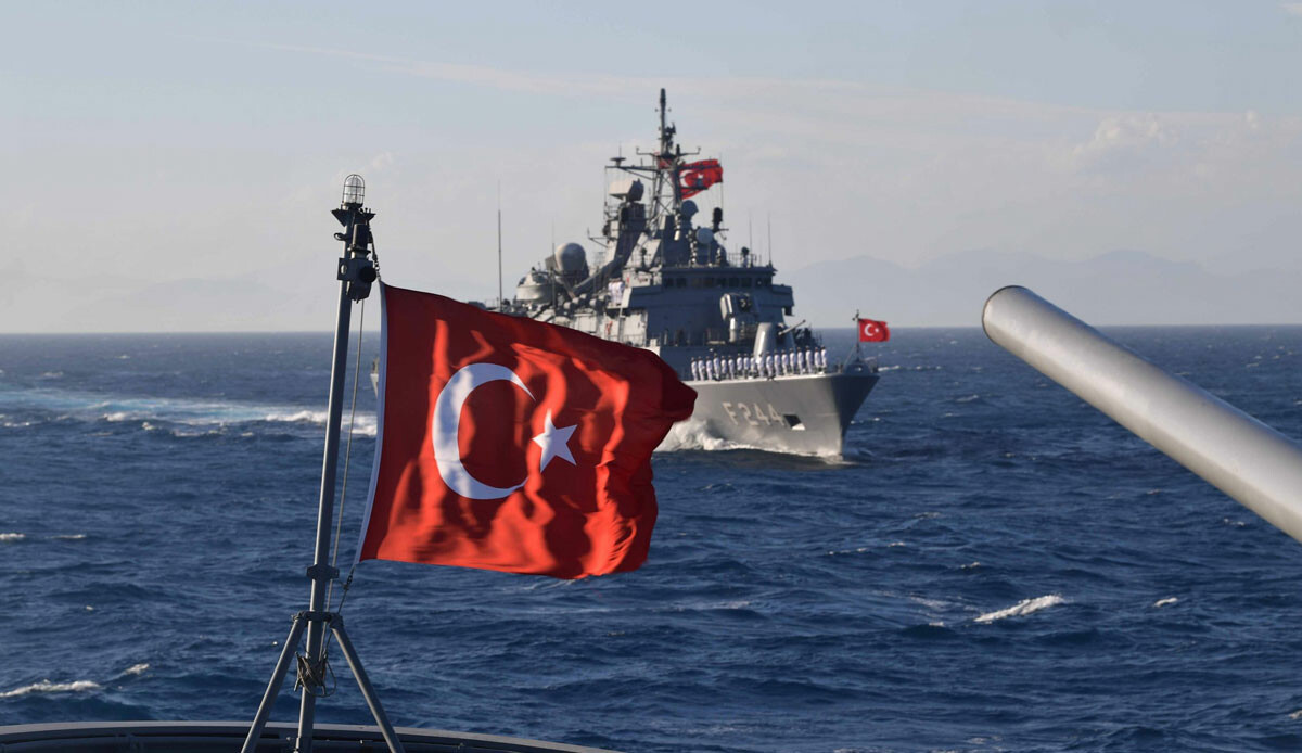 Yunan Tuğamiral: Türkiye, Yunanistan'ın çizdiği sınırları dinlemiyor Yunan Tuğamiral: Türkiye, Yunanistan'ın çizdiği sınırları dinlemiyor