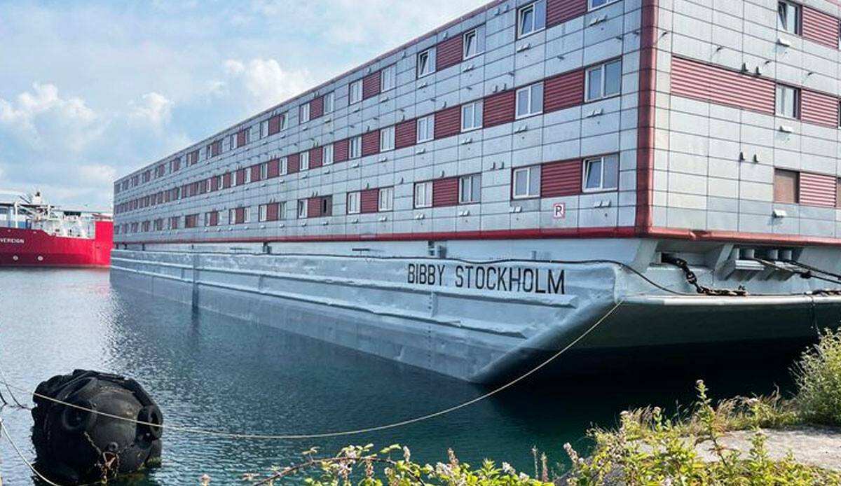 İngiltere&#039;de Bibby Stockholm&#039;e yerleştirilen göçmenler :  &quot;Hayvanlardan daha kötü muamele görüyoruz.&quot;