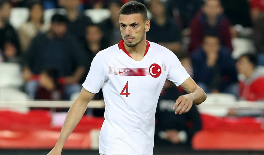 Merih Demiral'in yeni takımı belli oldu! Senelik 12 milyon euro maaş alacak Merih Demiral'in yeni takımı belli oldu! Senelik 12 milyon euro maaş alacak