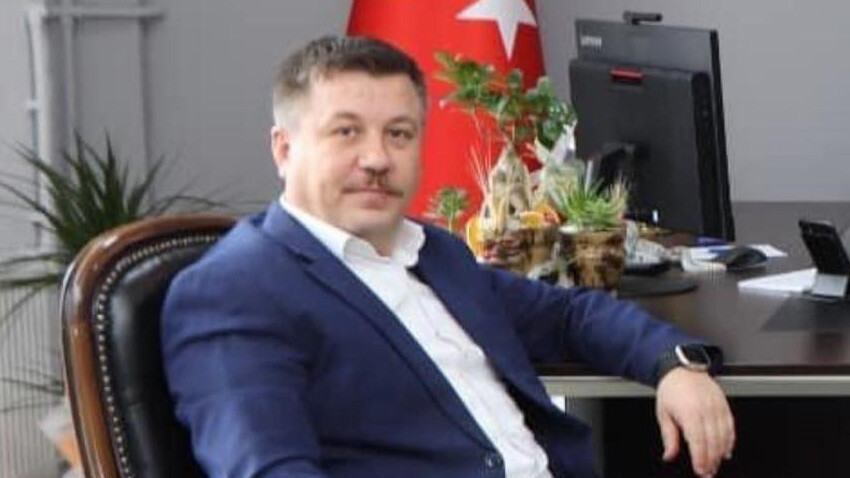 AK Parti Emet İlçe Başkanı Süleyman Ciner, 'affını isteyerek' istifa etti AK Parti Emet İlçe Başkanı Süleyman Ciner, 'affını isteyerek' istifa etti
