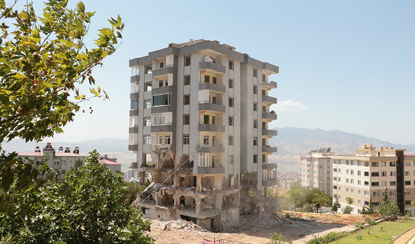 18 yıllık anıları kepçe darbeleriyle yıkıldı: Son hatıralarımızı üzülerek izliyoruz