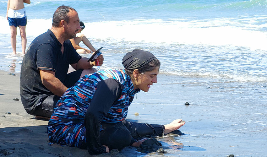 Karadeniz’in hırçın dalgaları arasında can pazarı: Sahilde gözyaşı döküp feryat ettiler
