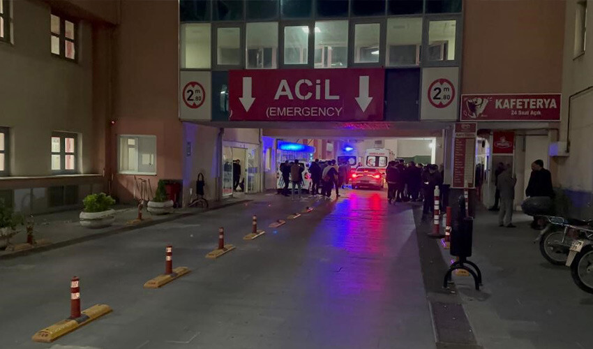 Minibüsün altında kalan1 yaşındaki bebek kurtarılamadı