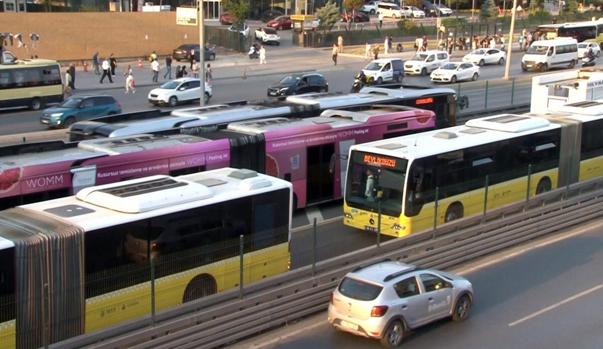 Toplu ulaşımda kredi kartıyla ödeme yapan İstanbullu yandı! Neredeyse 2 katı Toplu ulaşımda kredi kartıyla ödeme yapan İstanbullu yandı! Neredeyse 2 katı
