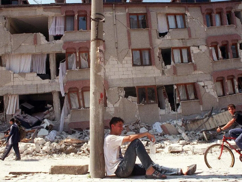 İstanbul 24 yıldır depreme hazırlanamadı İstanbul 24 yıldır depreme hazırlanamadı