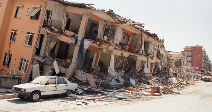 Marmara Depremi’nin 25. yılında konuştular! Yalova Gölcük'te enkazdan kurtarılan Tuna ailesi o anları anlattı - 3. Resim