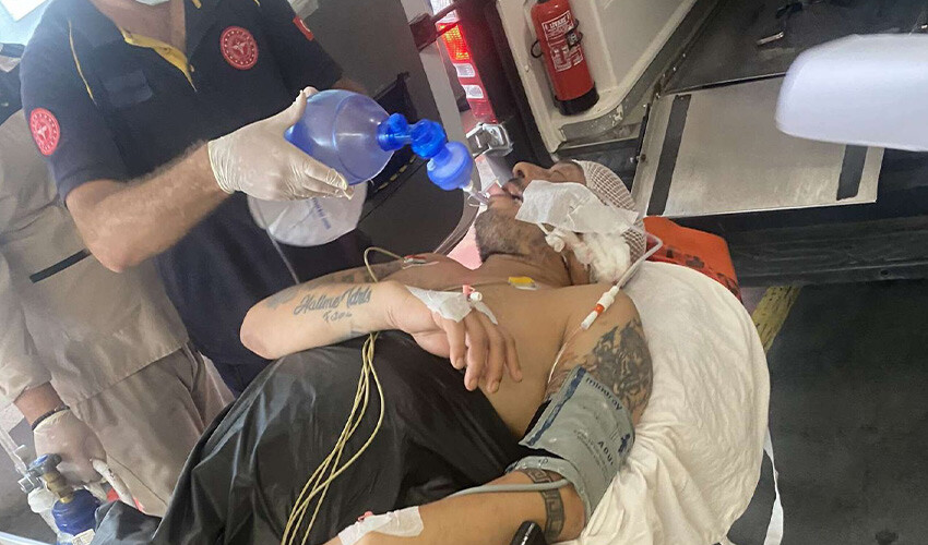 Taksici terörü bitmiyor! Yumrukla yere düşürdüğü adamdan acı haber geldi