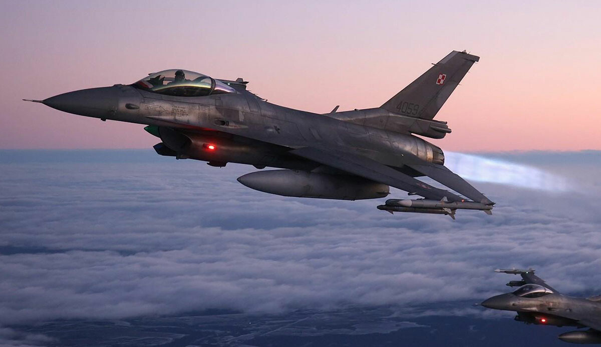Rusya tehdit etmişti: ABD, Ukrayna'ya F-16 transferini onayladı Rusya tehdit etmişti: ABD, Ukrayna'ya F-16 transferini onayladı