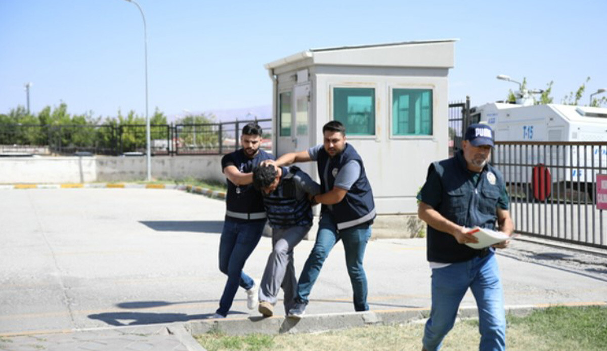 Cinayet zanlısı 57 saatlik kamera kaydına takıldı! Cinayet zanlısı 57 saatlik kamera kaydına takıldı!
