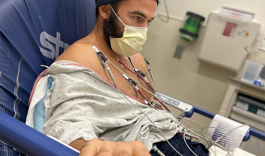 Survivor Turabi hastane odasından peş peşe fotoğraflar paylaştı