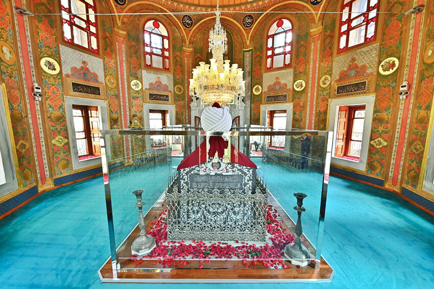 36 Osmanlı sultanının kabirleri nerede?