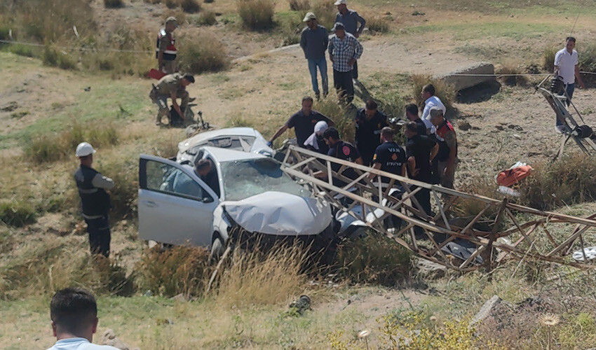 Van’da feci kaza! Vatandaşlar seferber oldu: Ölü ve yaralılar var