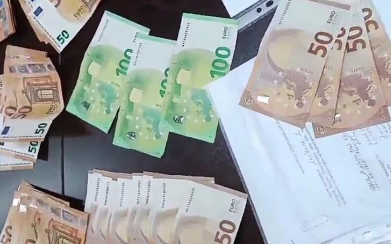 Rüşvet iddiasıyla gözaltına alındı! Liman başkanının çekmecesinden 3 bin euro çıktı Rüşvet iddiasıyla gözaltına alındı! Liman başkanının çekmecesinden 3 bin euro çıktı