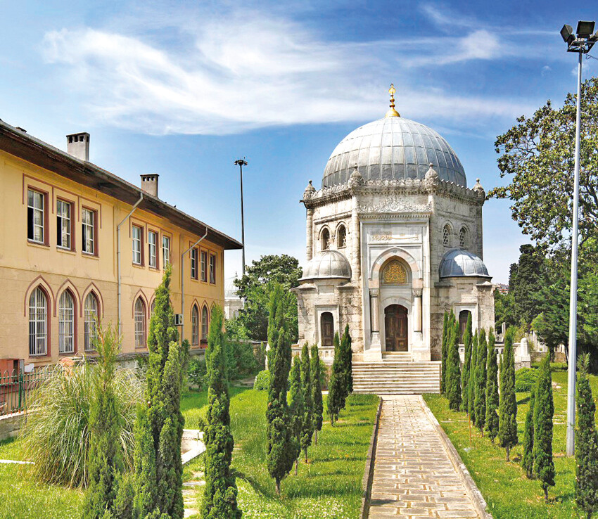 36 Osmanlı sultanının kabirleri nerede?