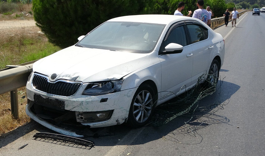 Hurdaya dönen araçtan yara almadan çıktı: Allahtan kimsenin bir şeyi yok