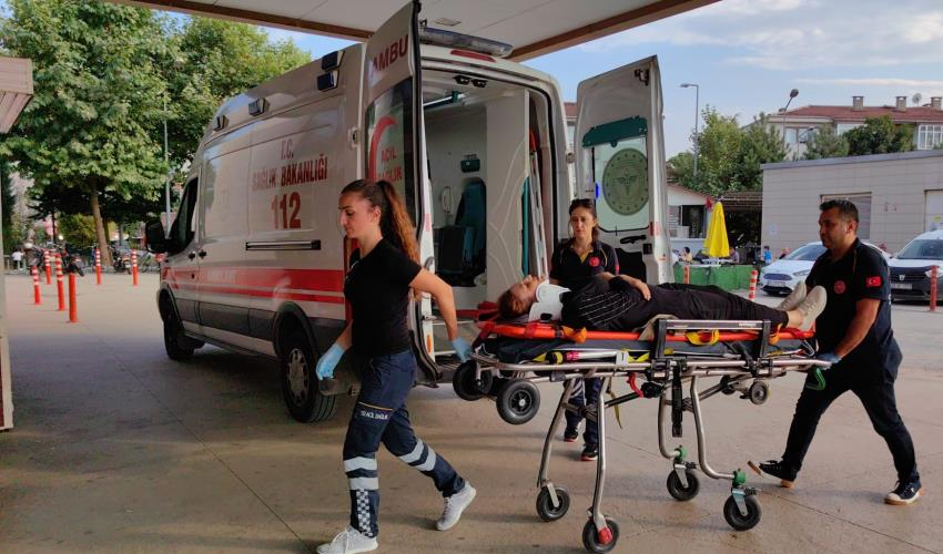 Virajı alamadı, park halindeki 3 araca çarptı! O anlar kameralara yansıdı Virajı alamadı, park halindeki 3 araca çarptı! O anlar kameralara yansıdı