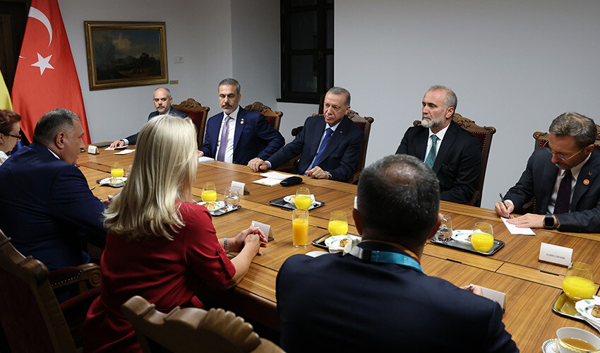 Cumhurbaşkanı Erdoğan, Bosna Hersek Devlet Başkanlığı Konseyi üyeleriyle görüştü